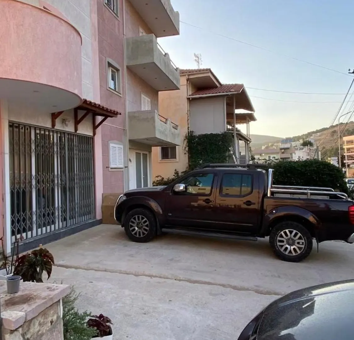 Villa Tani 2 In The City Of Saranda Is Located On Panorama Street Below The Lekursi Castle アパート