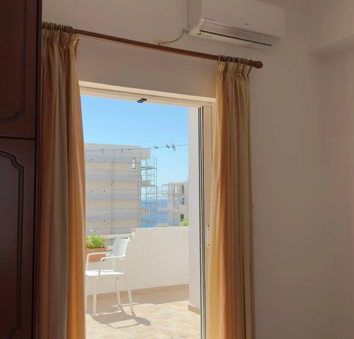 アパート Villa Tani 2 In The City Of Saranda Is Located On Panorama Street Below The Lekursi Castle